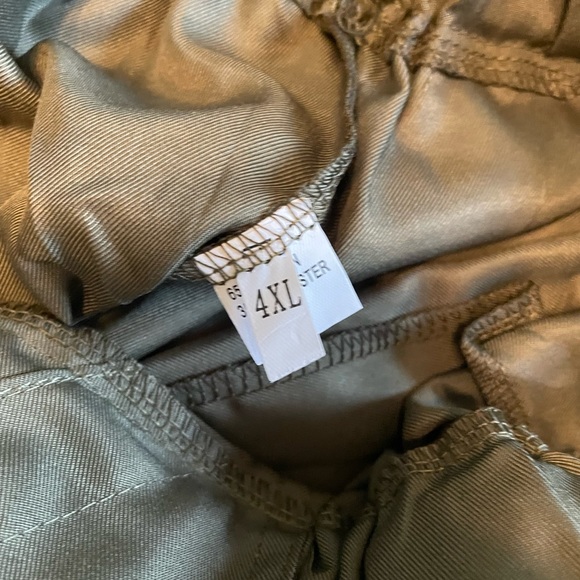 Fabric Short - Green - NWOT fits like 1-2x - Picture 7 of 7